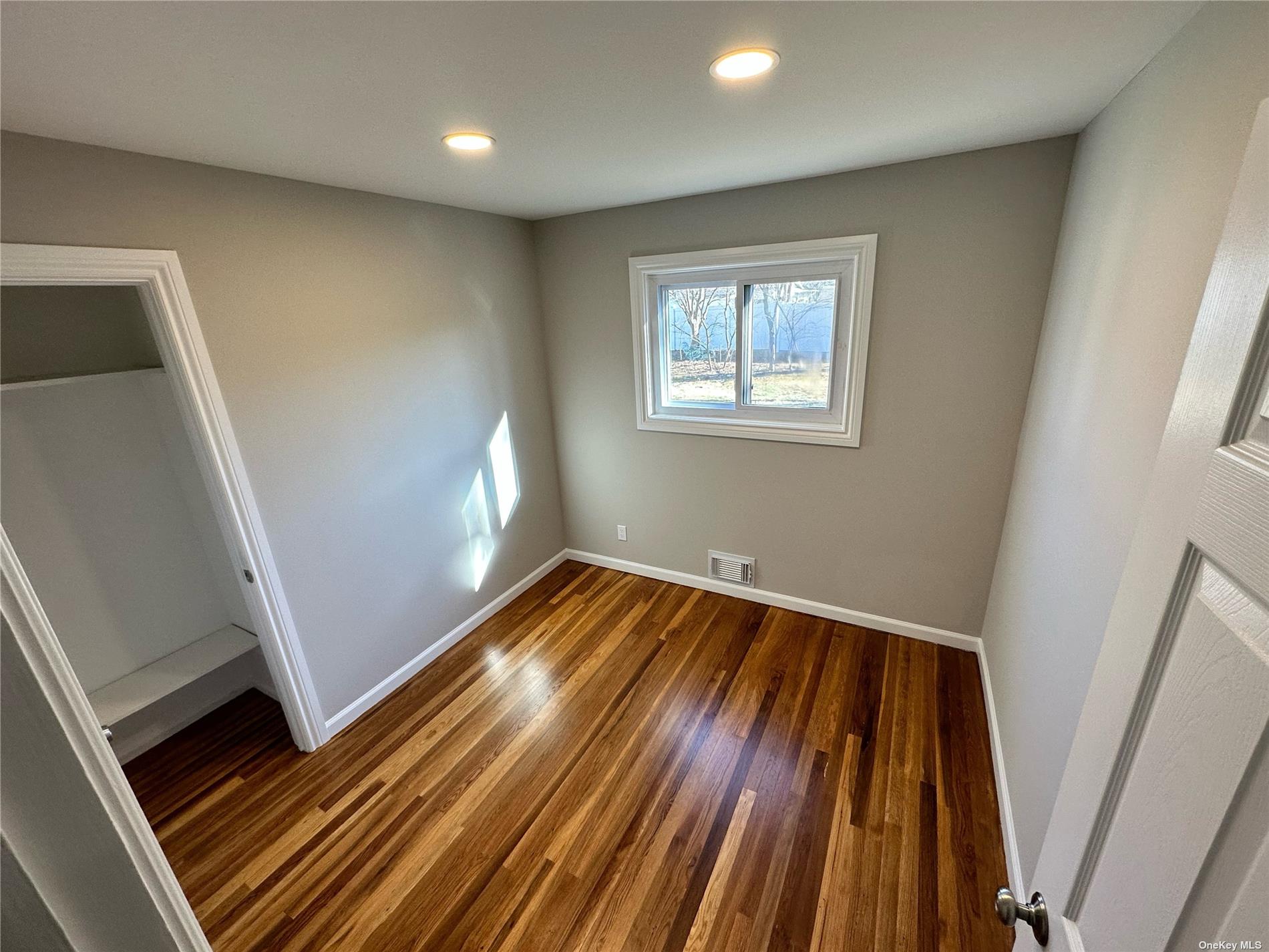 Photo 6 of 12 of 42 Havemeyer Lane house