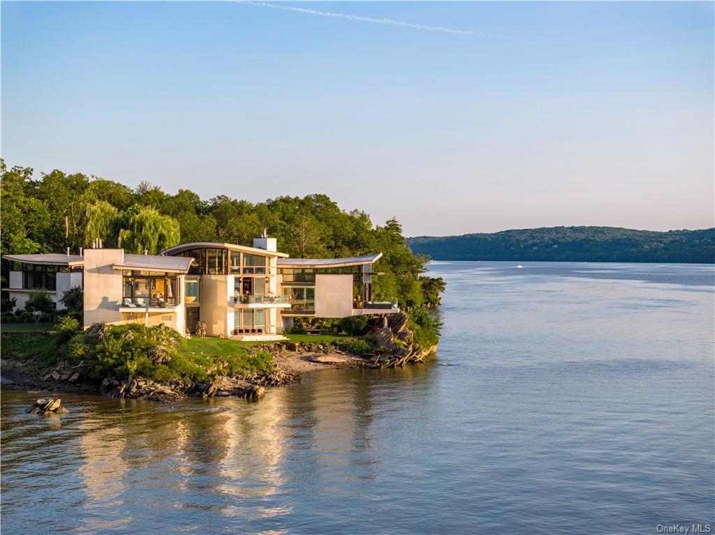 Property for Sale at 46 Ledgerock Lane, Hyde Park, New York - Bedrooms: 7 
Bathrooms: 9 
Rooms: 14  - $19,995,000