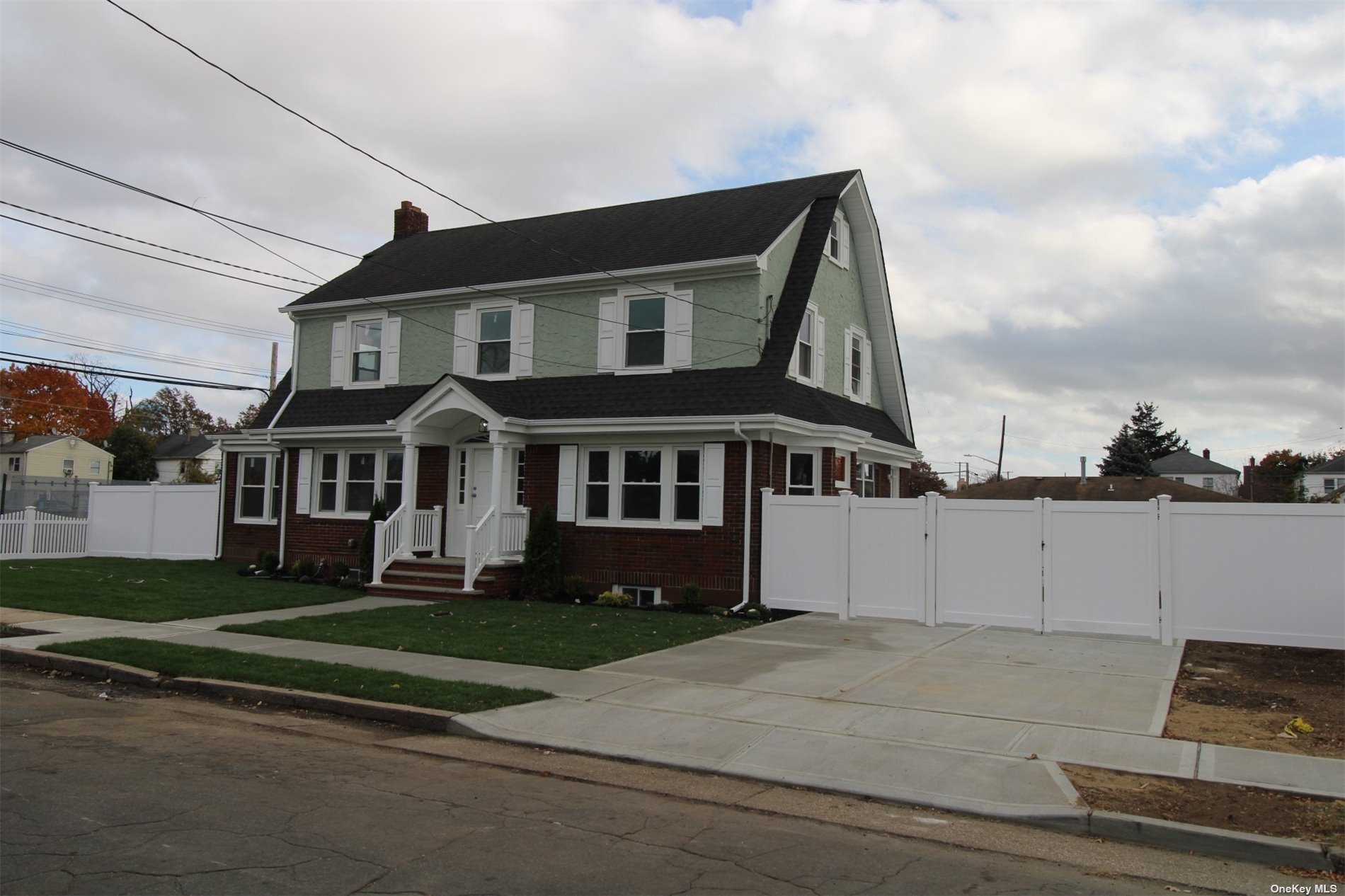 46 Miller Place, Hempstead, New York image 1