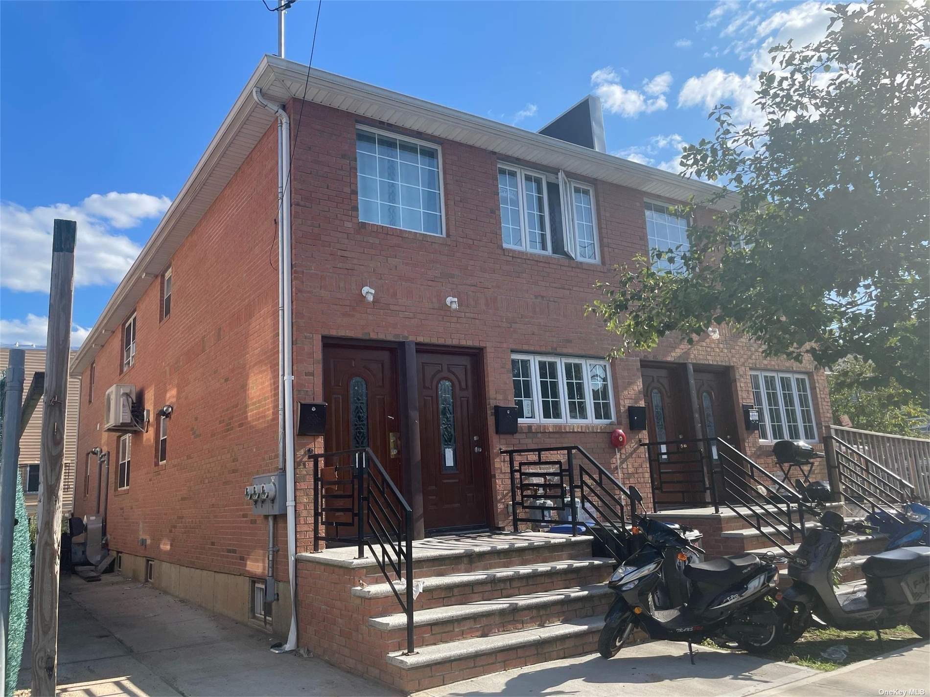 Property for Sale at 18204 91st Avenue, Hollis, Queens, NY - Bedrooms: 4 
Bathrooms: 5 
Rooms: 10  - $1,199,000