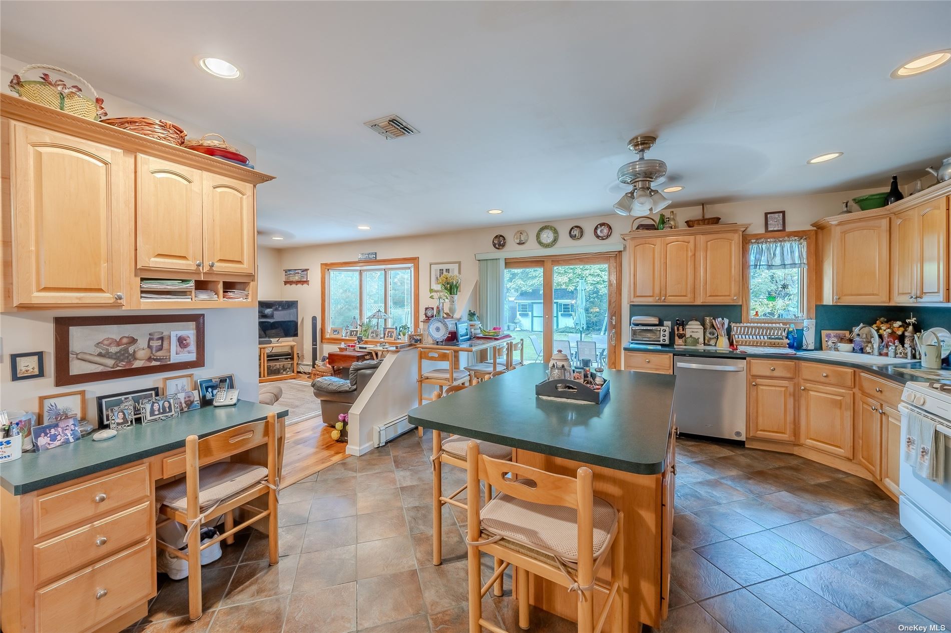 2777 Park Avenue, Baldwin, New York image 9