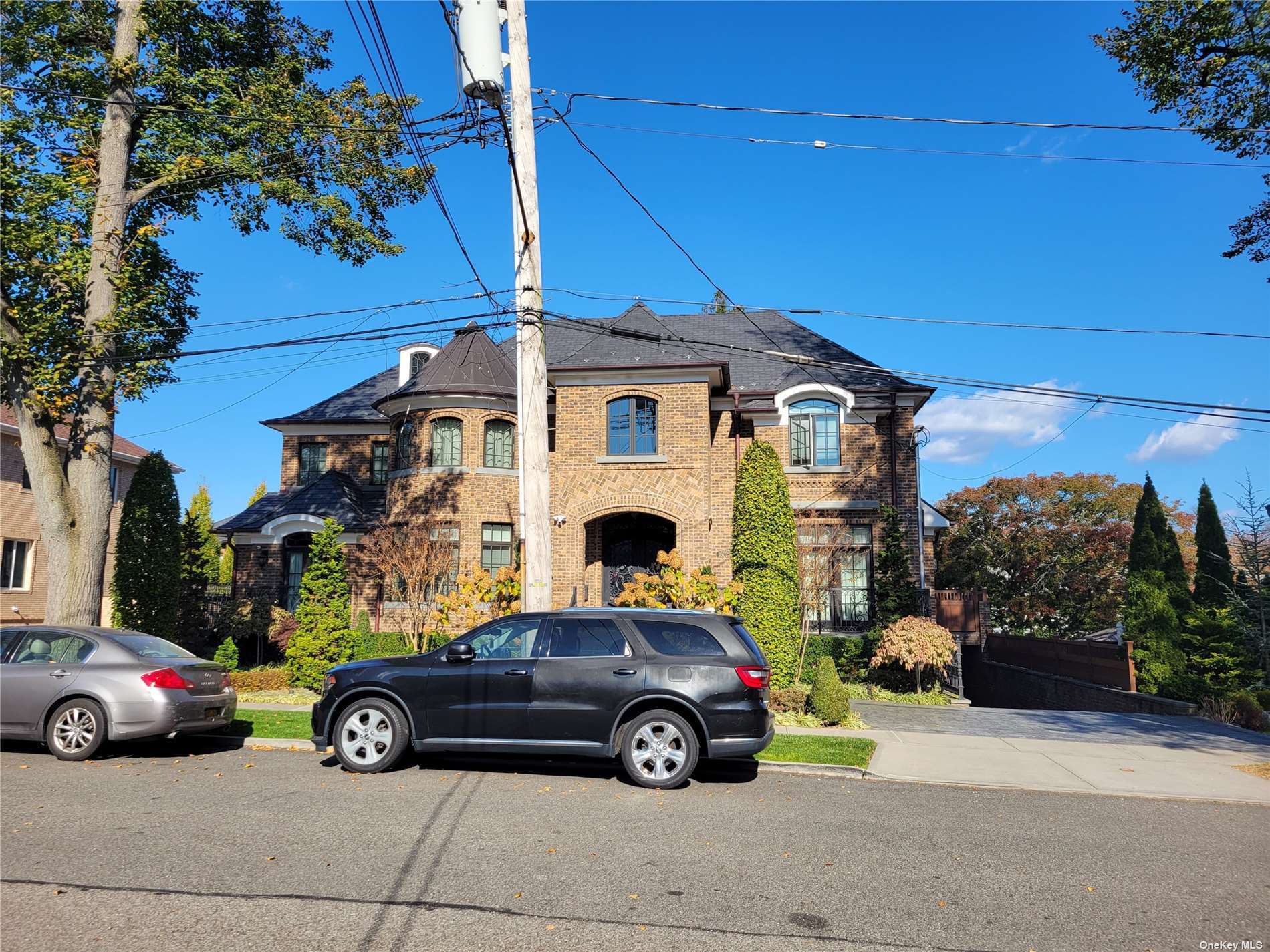 16025 10th Avenue, Beechhurst, Queens, NY - 5 Bedrooms  
7 Bathrooms  
10 Rooms - 