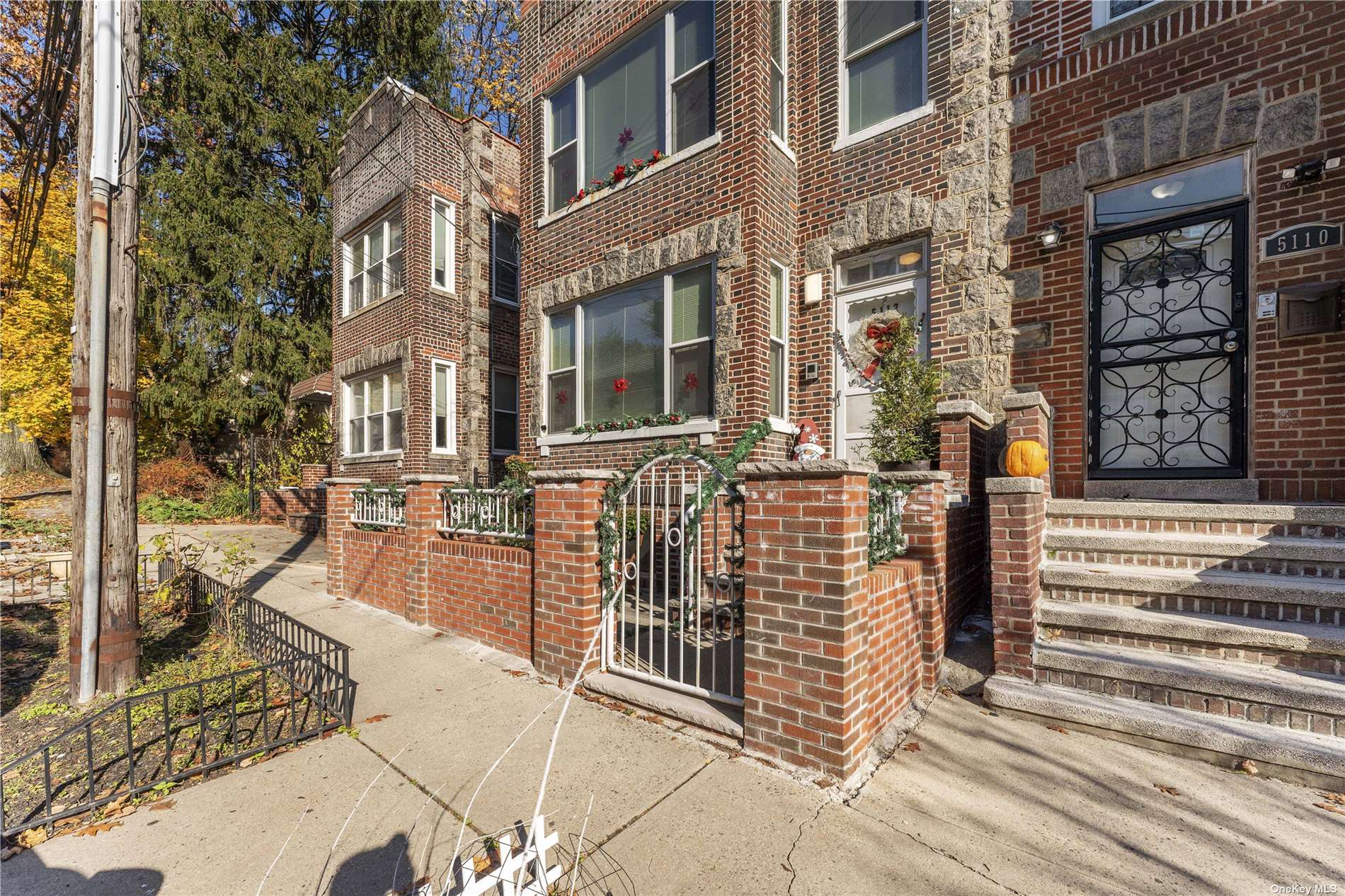 Property for Sale at 5112 Post Road, Bronx, New York - Bedrooms: 6 
Bathrooms: 3 
Rooms: 10  - $1,194,999