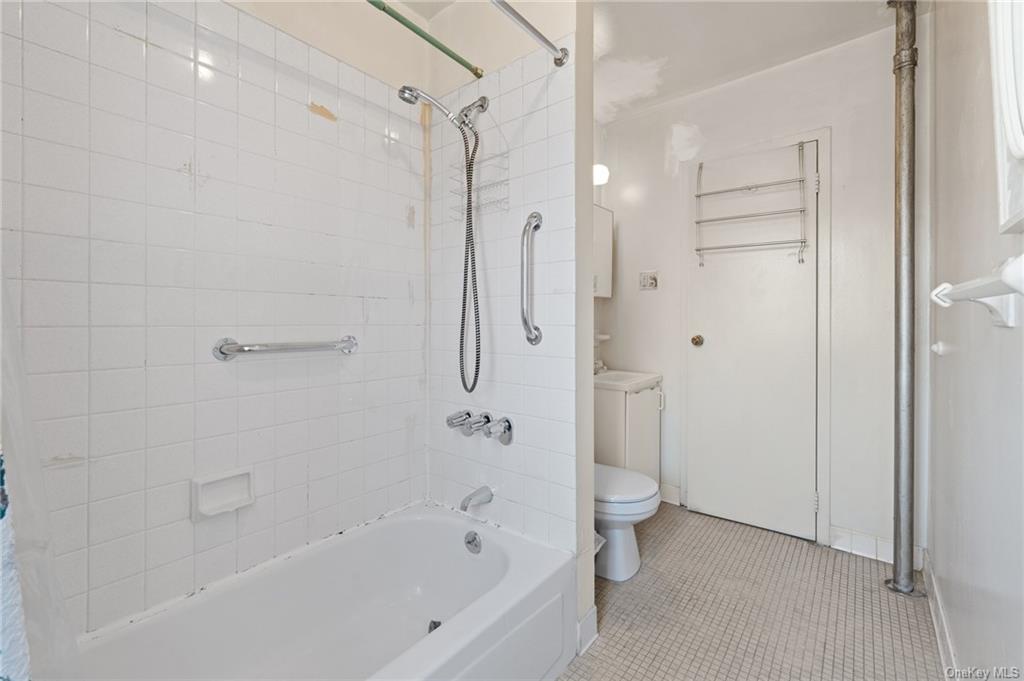2000 Daly Avenue #5B, Bronx, New York image 12
