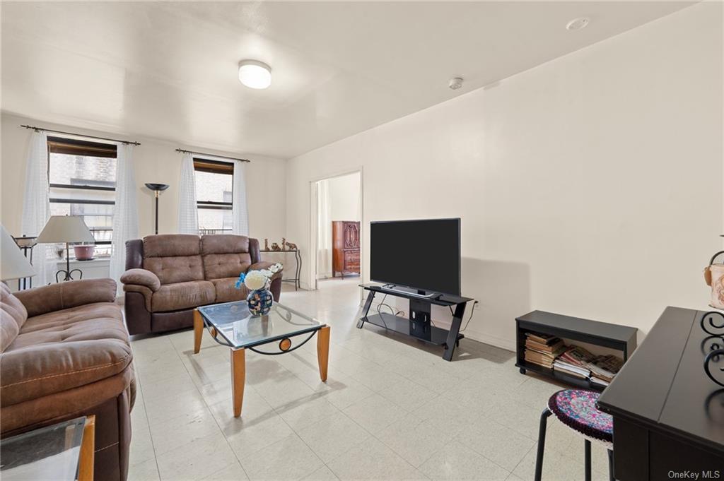 2000 Daly Avenue #5B, Bronx, New York image 6