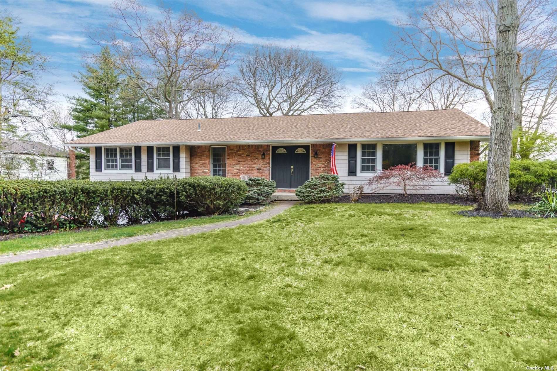 Property for Sale at 51 Woodland Lane, Smithtown, Hamptons, NY - Bedrooms: 5 
Bathrooms: 3  - $849,000