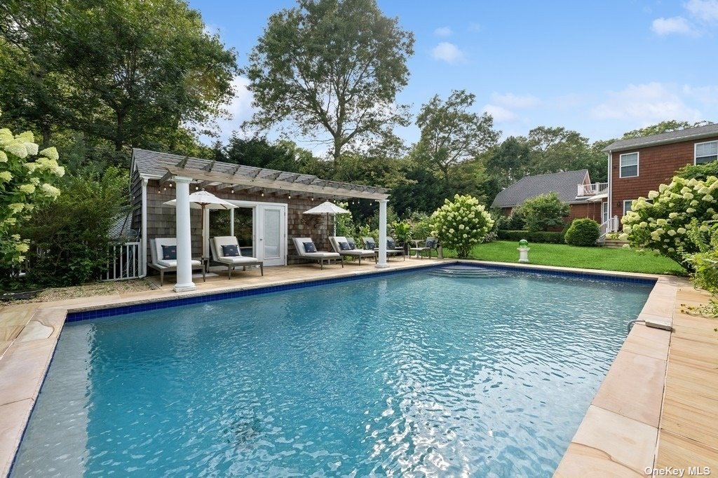 105 Park Street, East Hampton, New York image 16