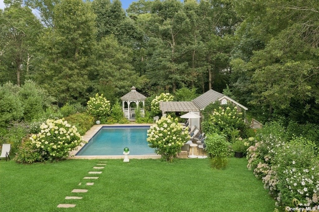 105 Park Street, East Hampton, New York image 33