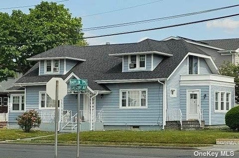 Homes For Sale - 131 Gregory Avenue<br/> Nassau County, Merrick, NY 11566