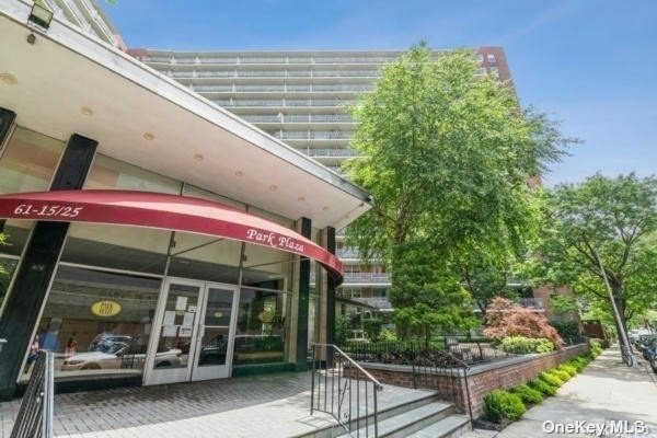 61-25 97th Street St #6D, Rego Park, New York image 1