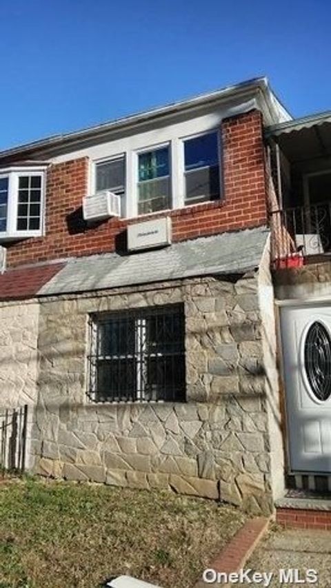 Multifamily For Sale - 470 Beach 22nd Street<br/> Queens County, Far Rockaway, NY 11691