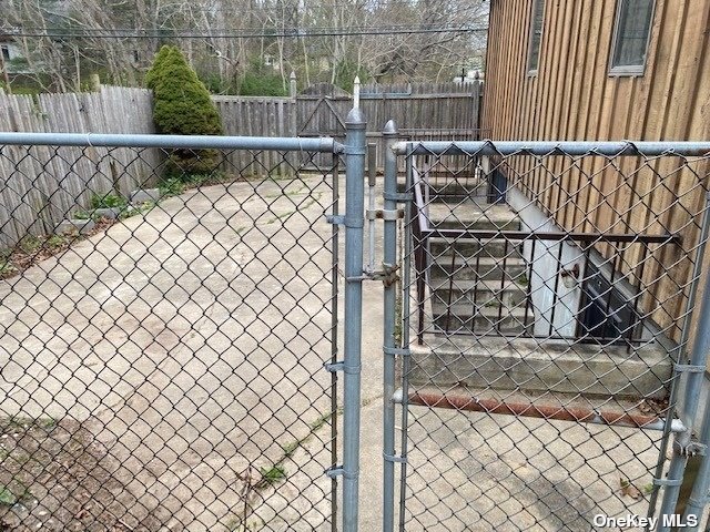 Photo 21 of 29 of 60 W Mastic Boulevard house