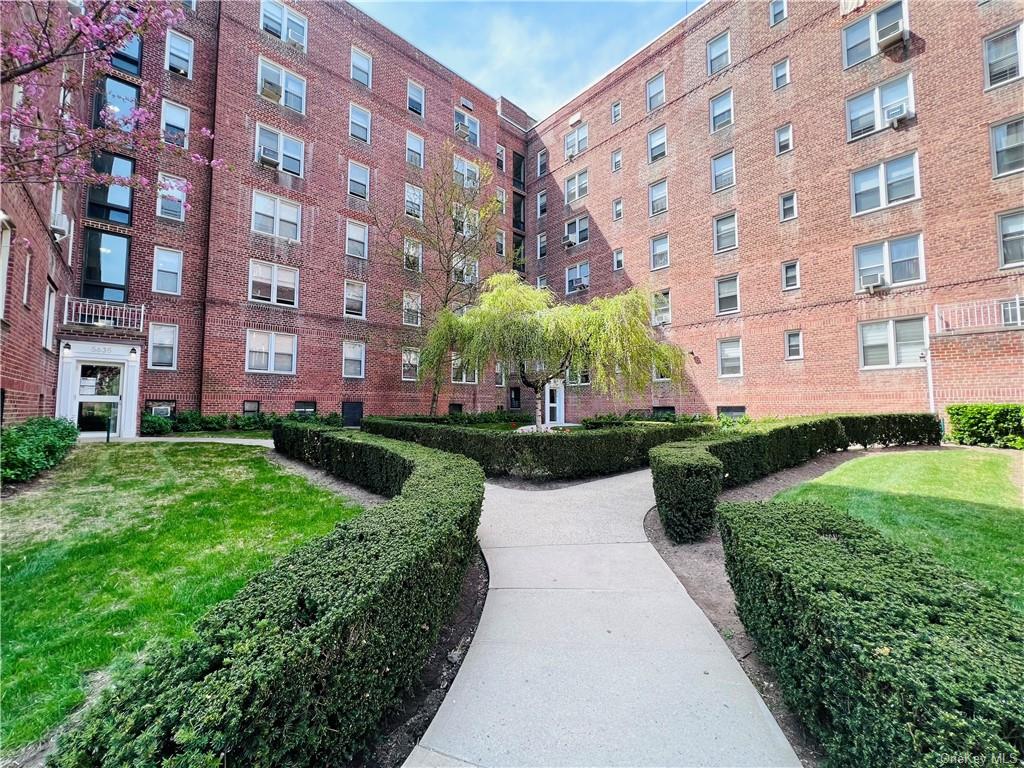 Property for Sale at 5639 Netherland Avenue 6B, Bronx, New York - Bedrooms: 1 
Bathrooms: 1 
Rooms: 3  - $160,000