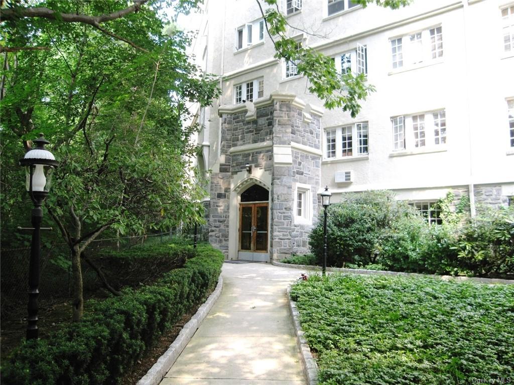 1 Rivermere Rd #I, Bronxville, New York image 2