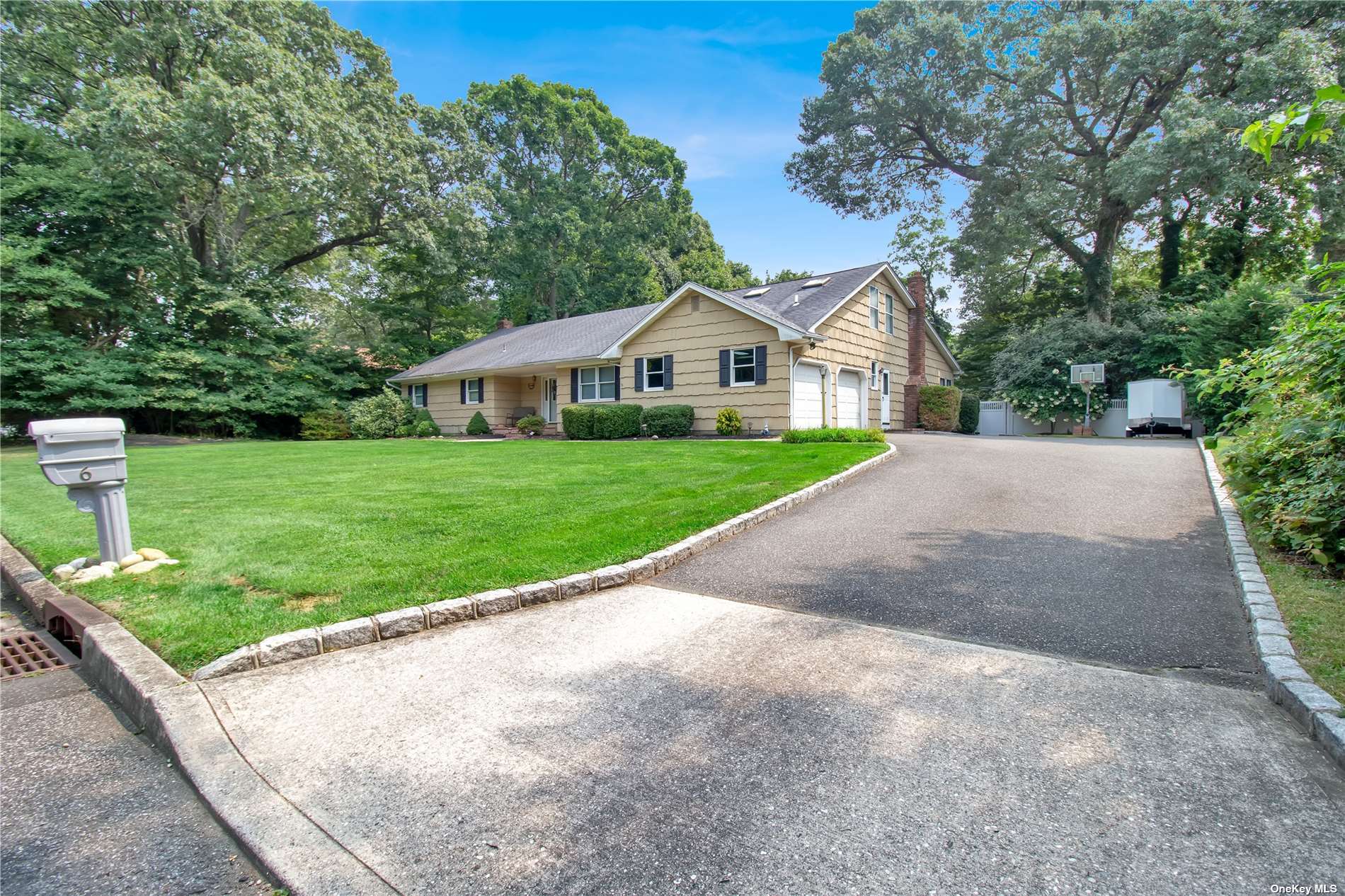 Property for Sale at 6 Cumberland Path, East Setauket, Hamptons, NY - Bedrooms: 4 
Bathrooms: 4  - $885,000