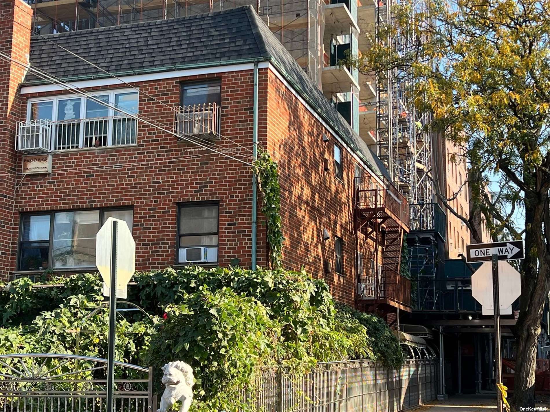 42-35 Saull Street