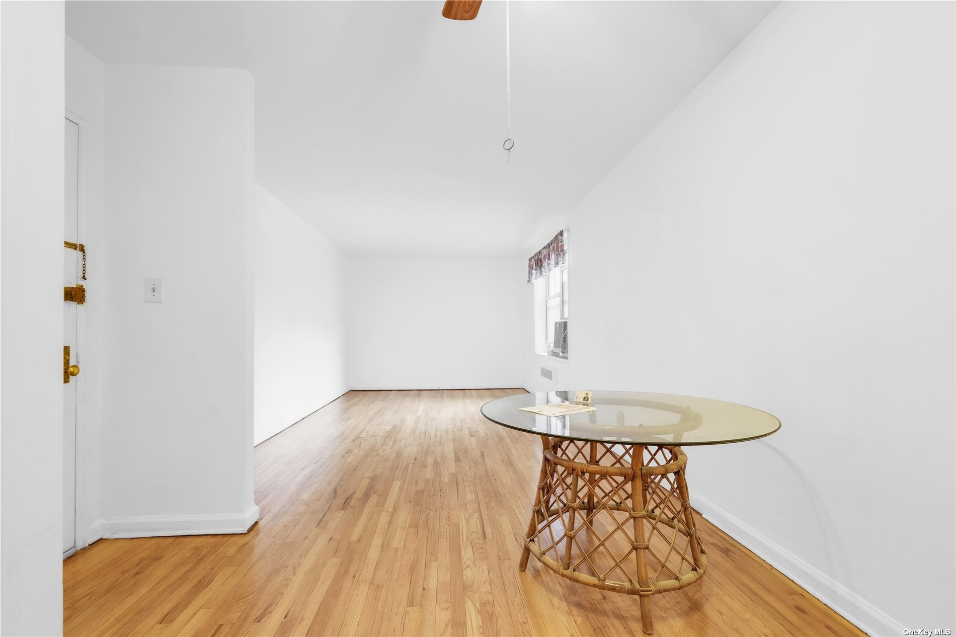 Property for Sale at Union Street 2F, Flushing, Queens, NY - Bedrooms: 1 
Bathrooms: 1 
Rooms: 4  - $250,000