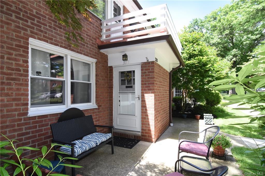 328 S Buckhout Street 328, Irvington, New York - 2 Bedrooms  
1 Bathrooms  
5 Rooms - 