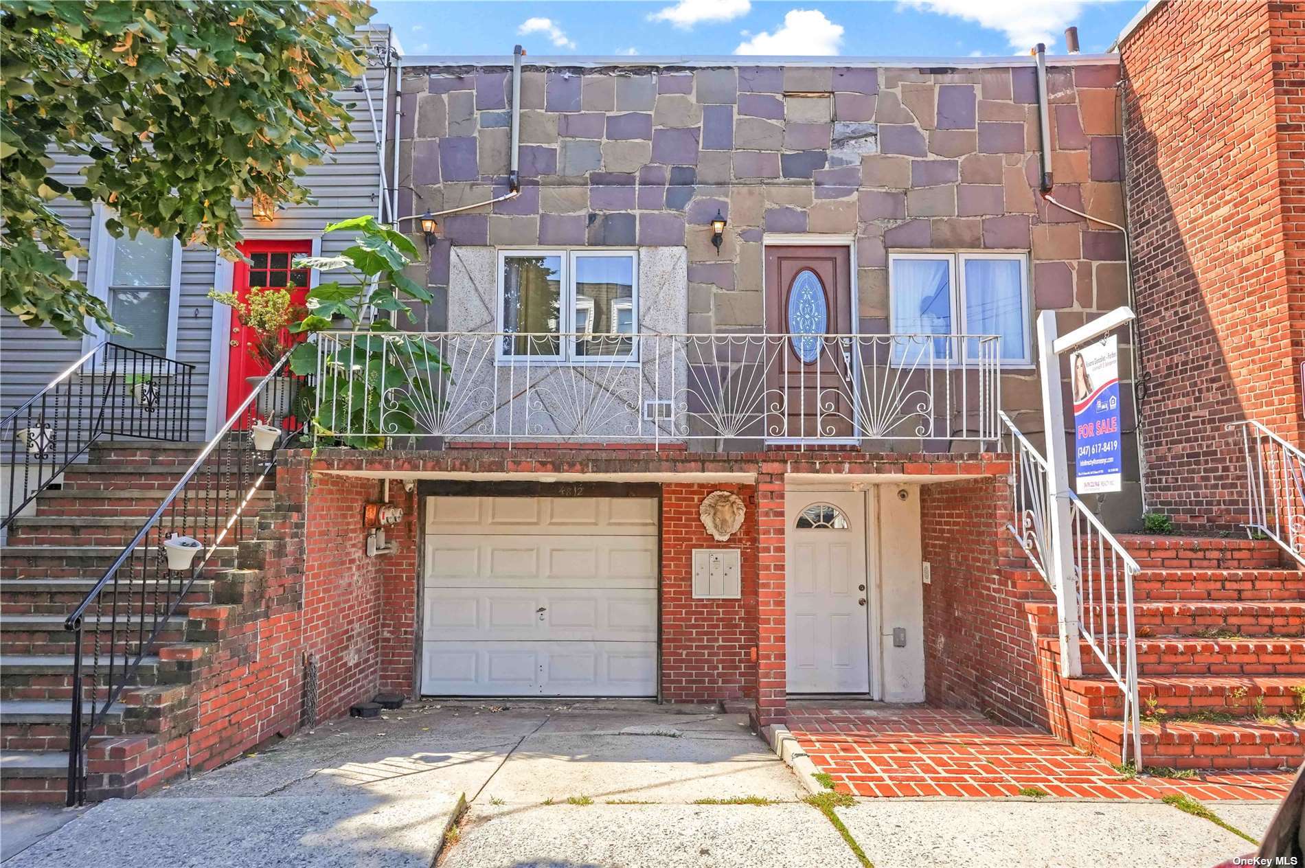 4812 37th Street, Long Island City, Queens, NY - 3 Bedrooms  
3 Bathrooms  
6 Rooms - 