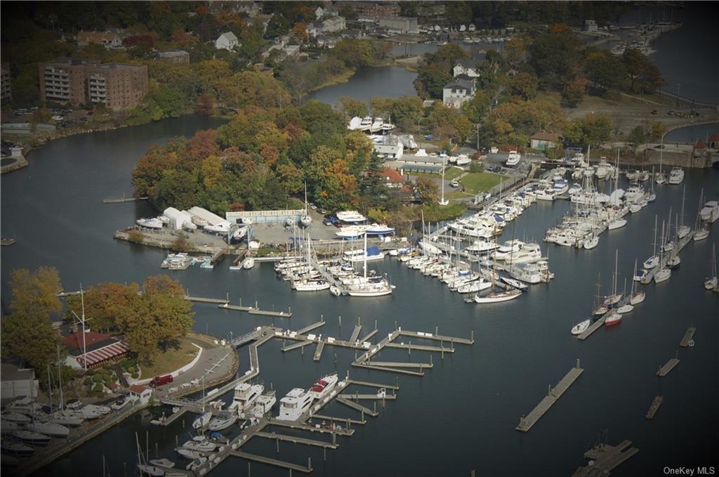 101 Harbor Lane W