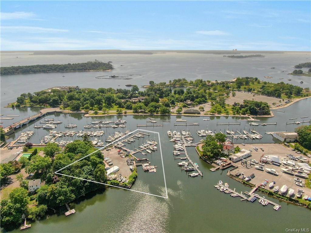 101 Harbor Lane W