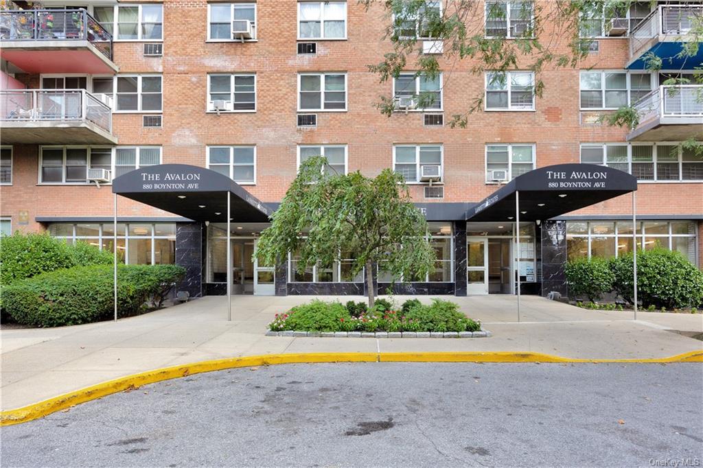 Property for Sale at 880 Boynton Avenue 14D, Bronx, New York - Bedrooms: 3 
Bathrooms: 2 
Rooms: 5  - $455,000