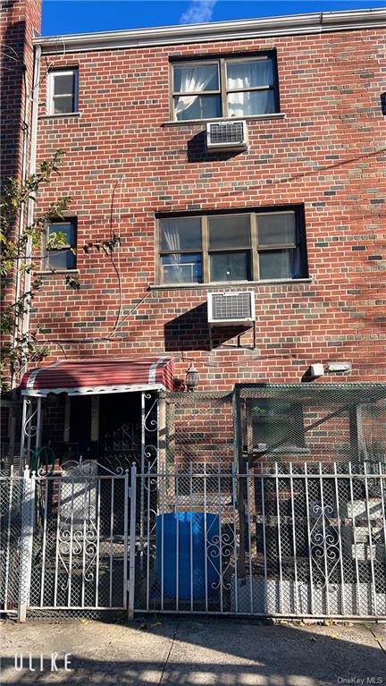 Property for Sale at 2566 Colden Avenue, Bronx, New York - Bedrooms: 5 
Bathrooms: 3  - $740,000
