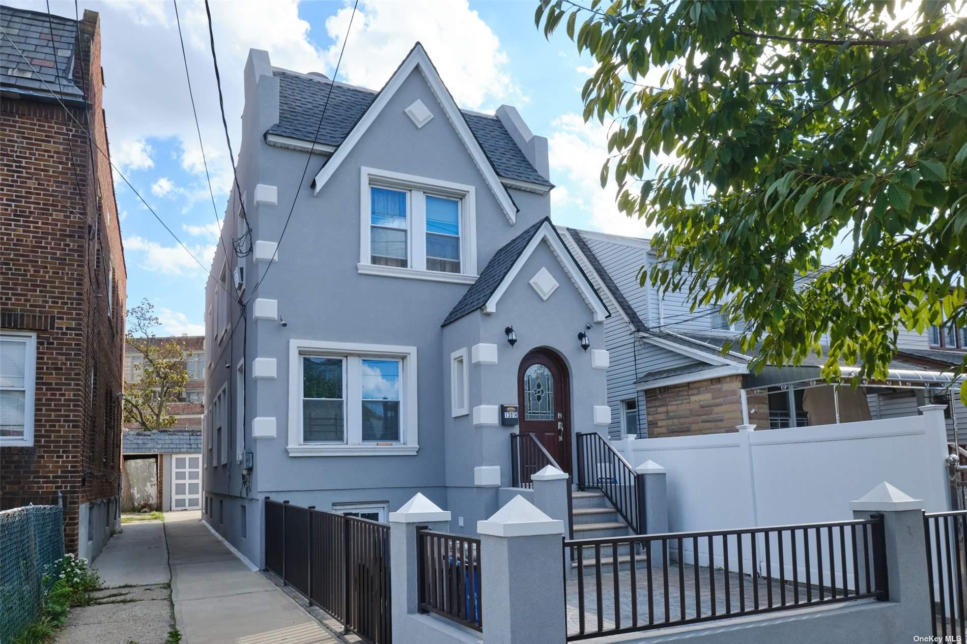 Property for Sale at 13014 Foch Boulevard, South Ozone Park, Queens, NY - Bedrooms: 3 
Bathrooms: 4 
Rooms: 8  - $985,000