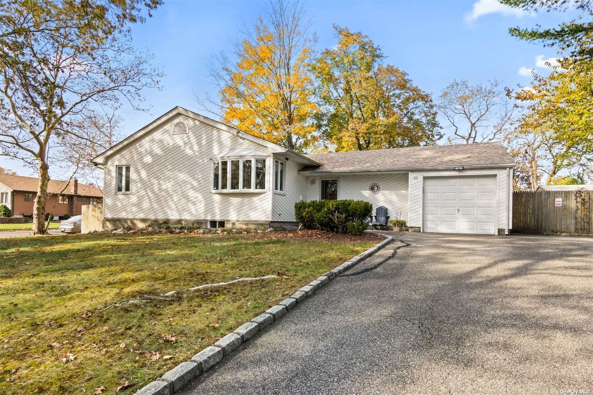 Property for Sale at 62 Hedgerow Lane, Commack, Hamptons, NY - Bedrooms: 3 
Bathrooms: 2  - $729,000