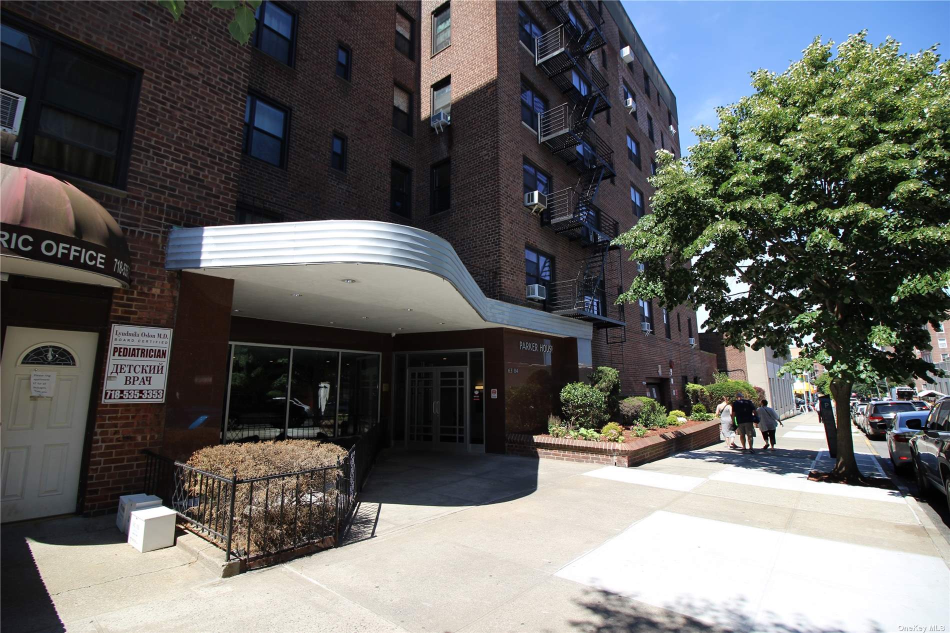 6384 Saunders Street 4U, Rego Park, Queens, NY - 2 Bedrooms  
2 Bathrooms  
5 Rooms - 