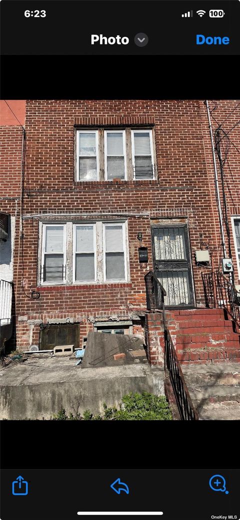 Townhouse For Sale - 123-37 Inwood Street<br/> Queens County, Jamaica, NY 11436
