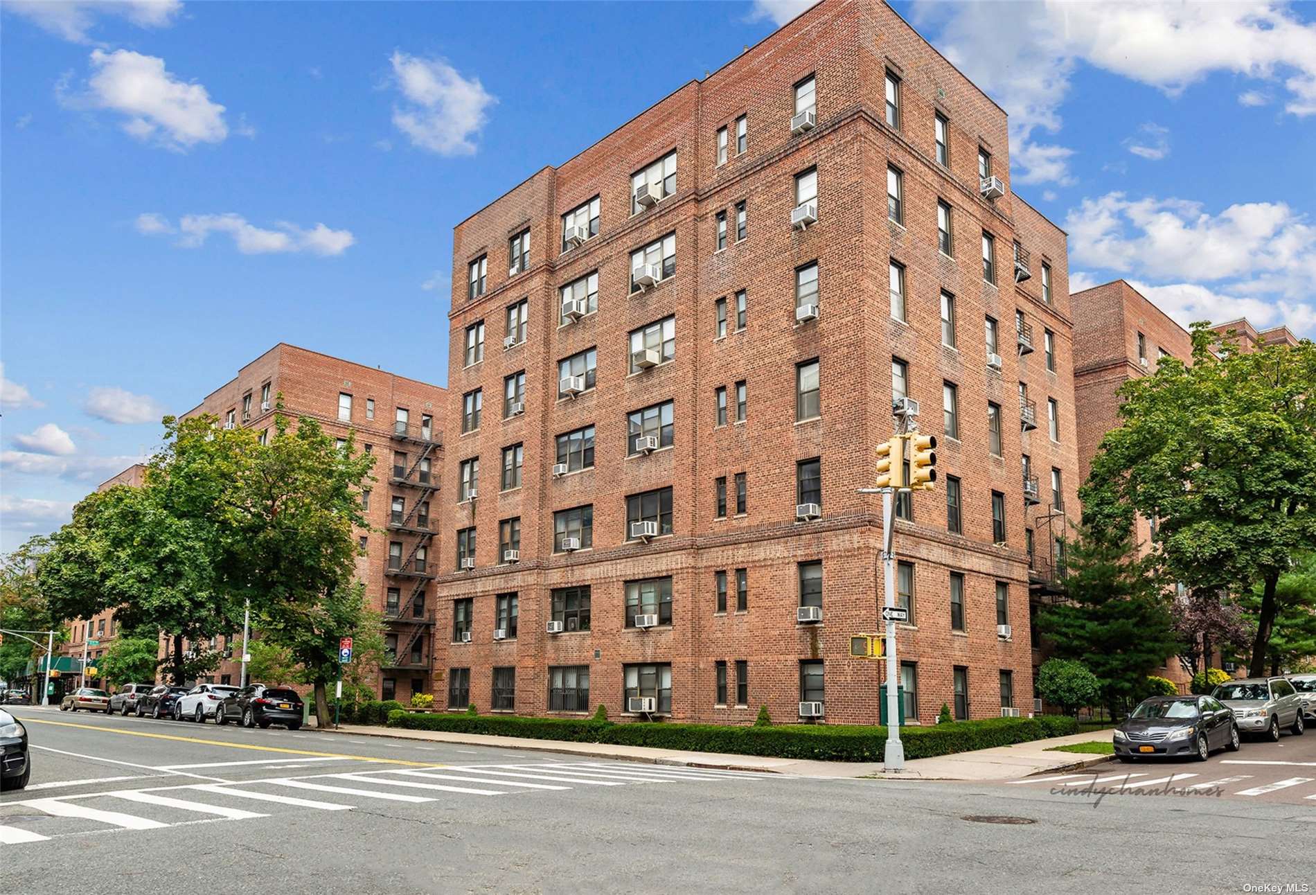Property for Sale at Yellowstone Boulevard 7 O, Forest Hills, Queens, NY - Bedrooms: 1 
Bathrooms: 1 
Rooms: 4  - $319,000