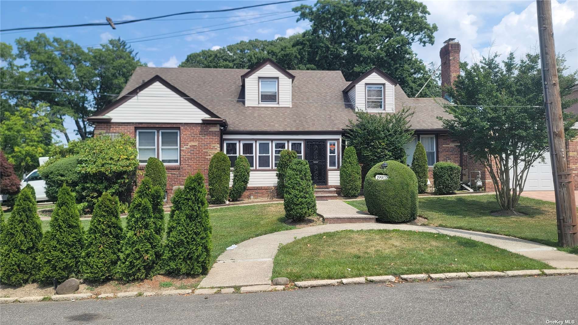 Property for Sale at 19902 Epsom, Holliswood, Queens, NY - Bedrooms: 4 
Bathrooms: 3 
Rooms: 10  - $1,799,000