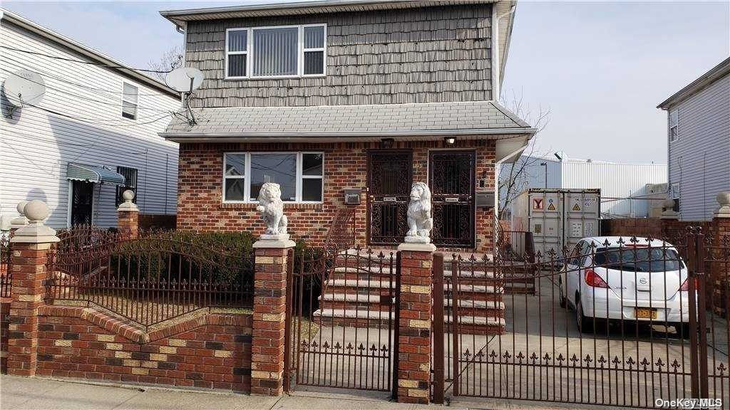 Property for Sale at 167th Street, Jamaica, Queens, NY - Bedrooms: 6 
Bathrooms: 4 
Rooms: 13  - $1,300,000