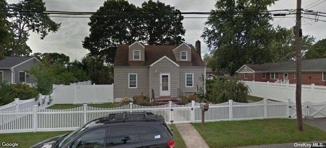 249 47th Street, Lindenhurst, New York image 1