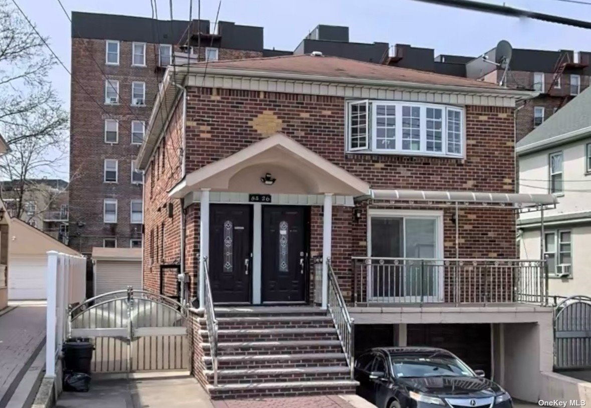 Rental Property at 8426 Daniels Street 2, Briarwood, Queens, NY - Bedrooms: 4 
Bathrooms: 2 
Rooms: 7  - $3,700 MO.