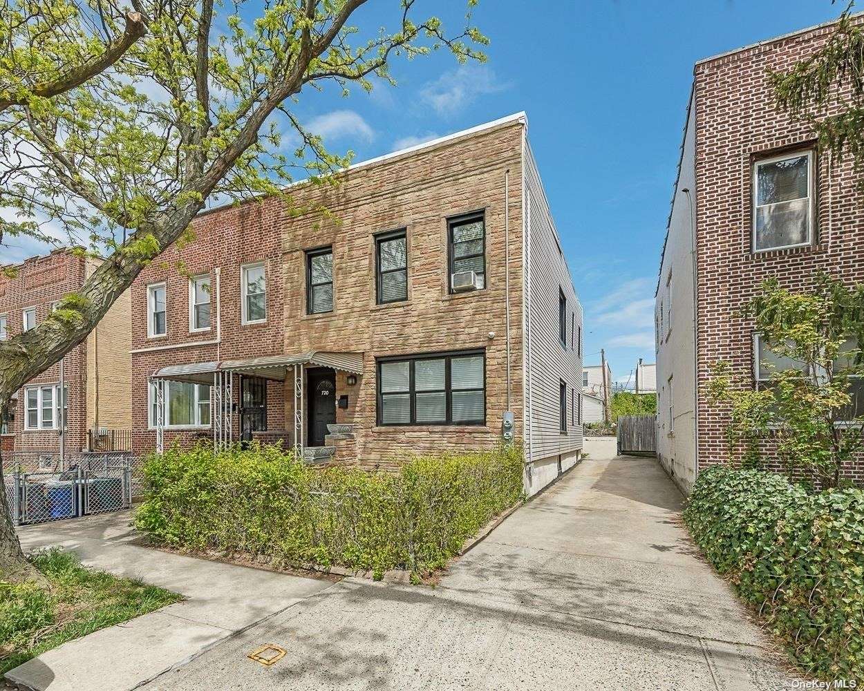 Property for Sale at 720 Calhoun Avenue, Bronx, New York - Bedrooms: 5 
Bathrooms: 3 
Rooms: 11  - $795,000