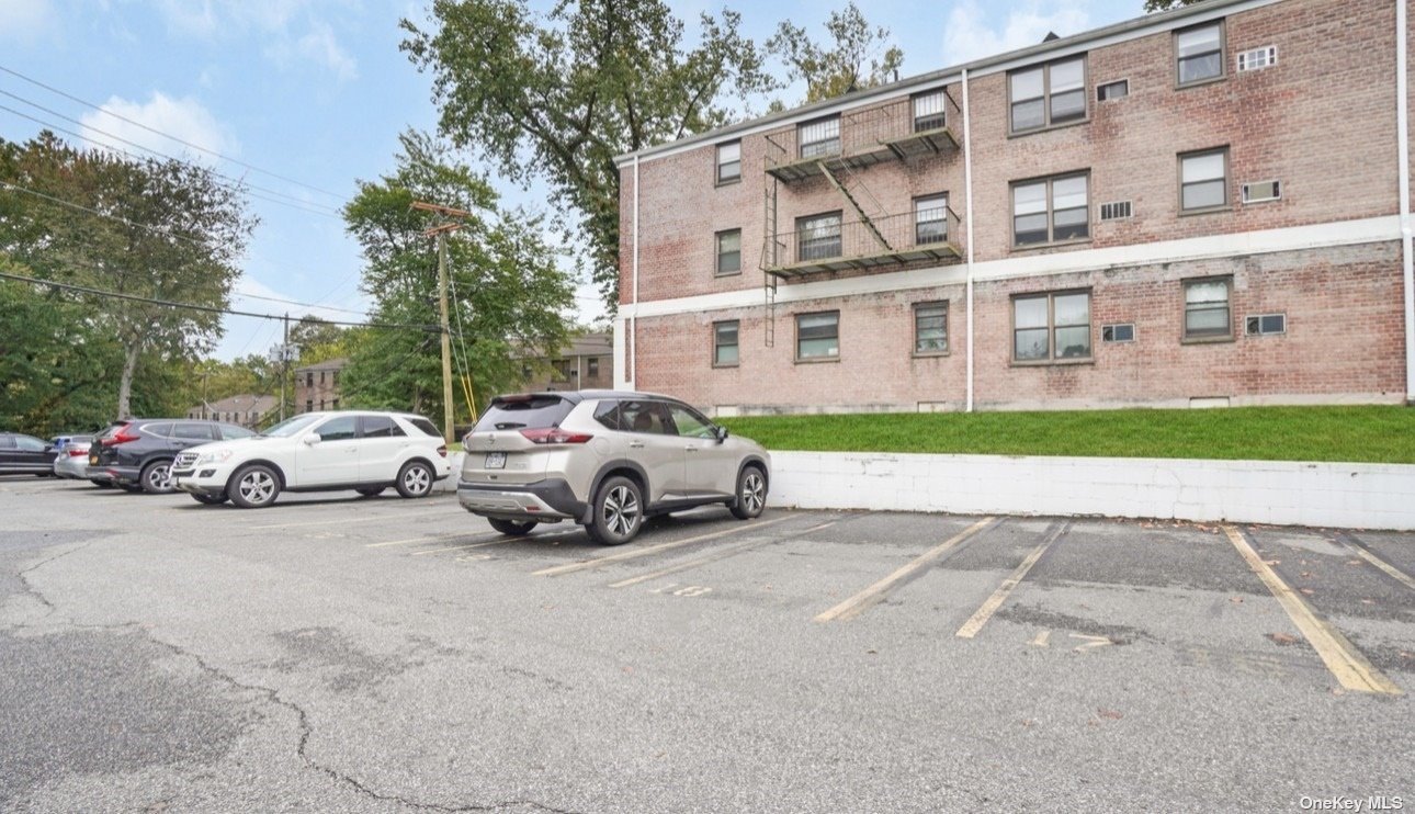 2 Terrace Circle #1H, Great Neck, New York image 12