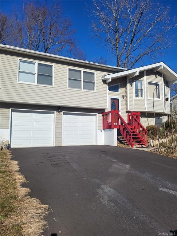 Property for Sale at 14 Palantine Avenue, Newburgh, New York - Bedrooms: 3 
Bathrooms: 3 
Rooms: 7  - $415,000