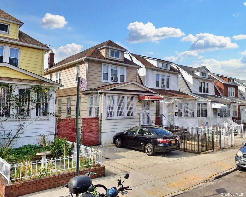 4022 78th Street, Elmhurst, Queens, NY - 4 Bedrooms  
2 Bathrooms  
10 Rooms - 