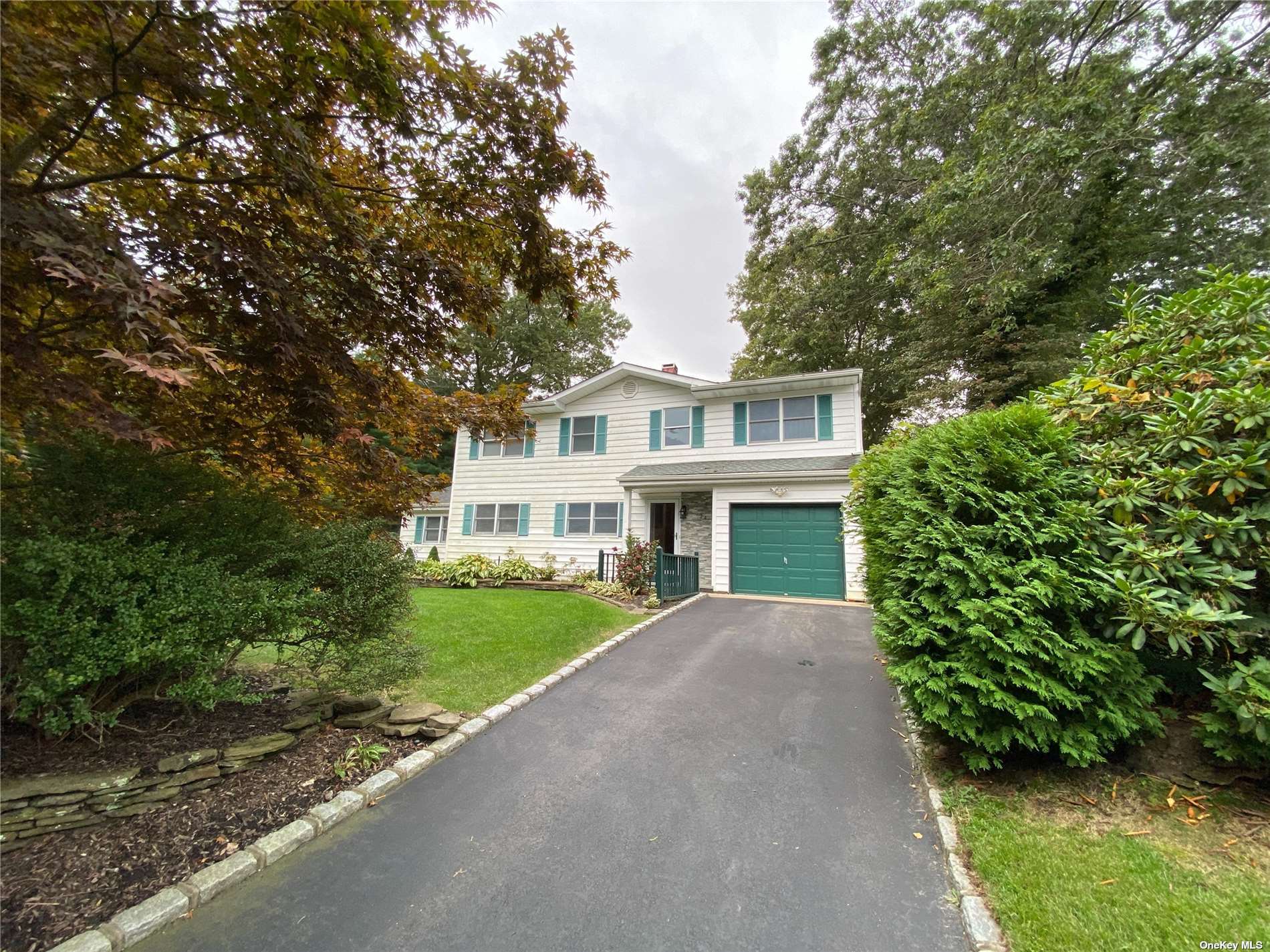 24 Marc Drive, Ridge, New York image 4