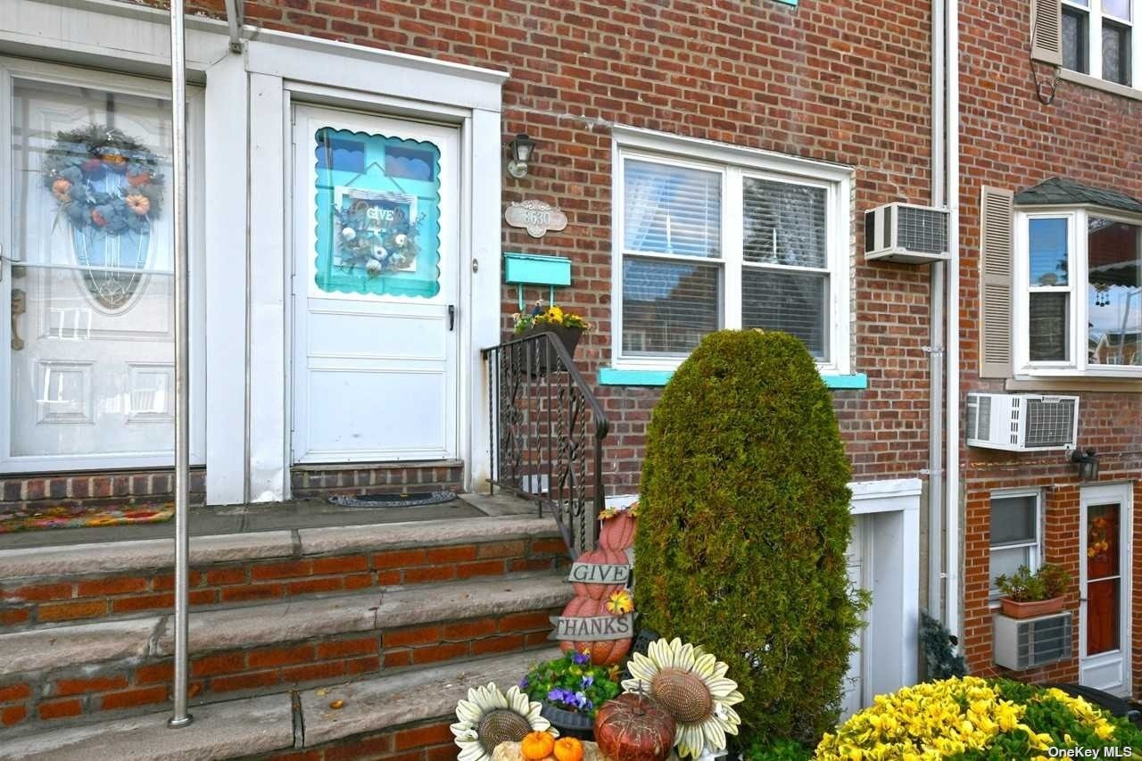 86-30 256th Street, Floral Park, New York image 3