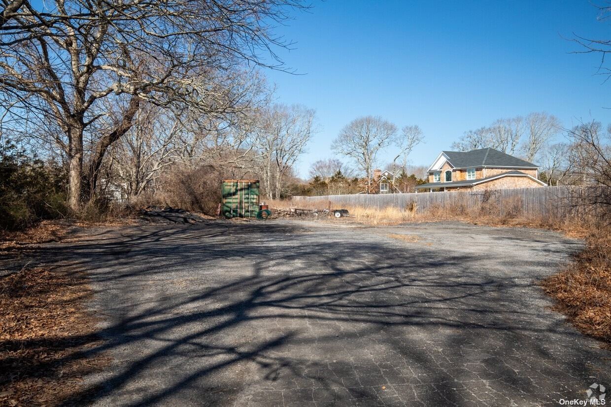 500 Montauk Highway, East Quogue, New York image 4