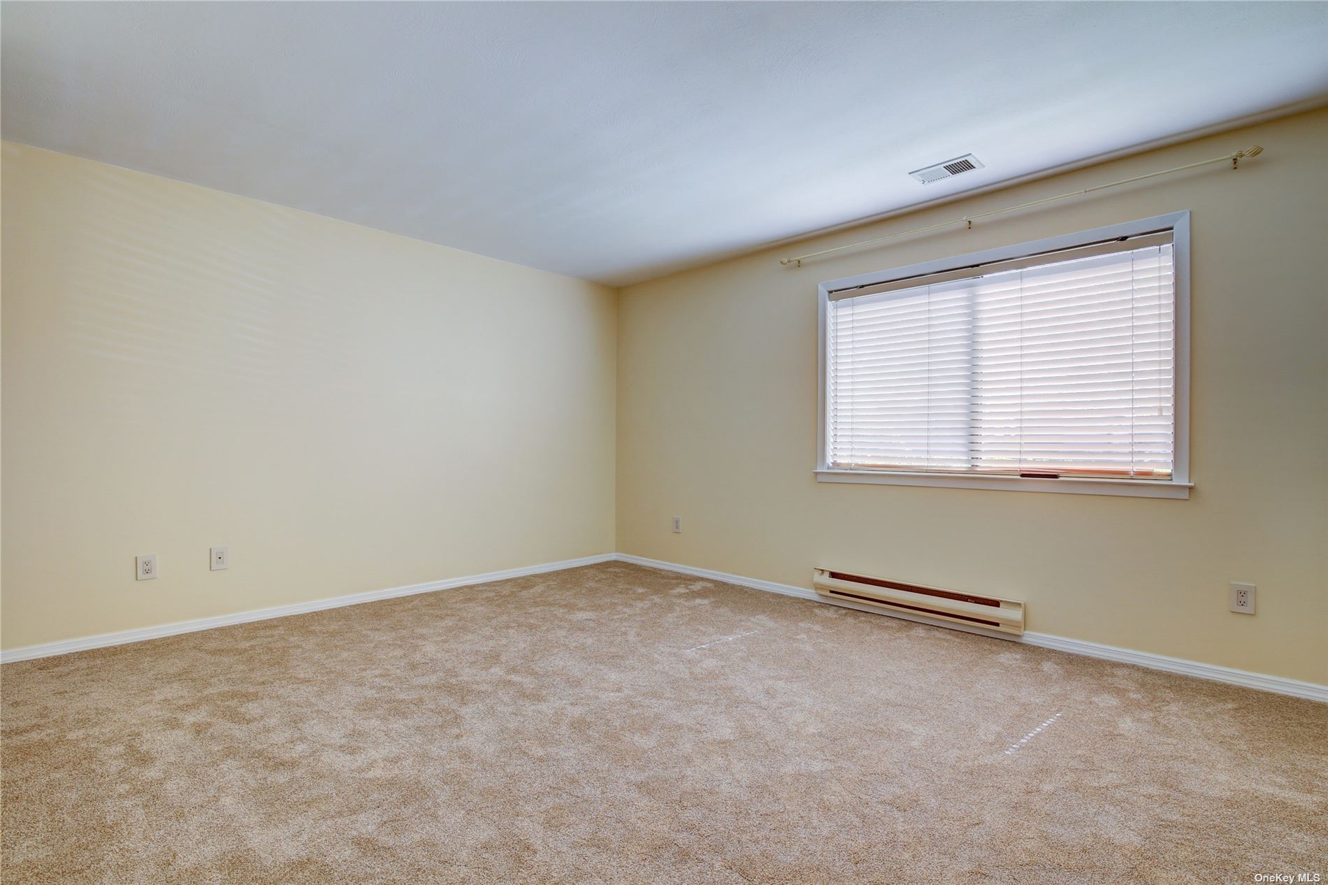Photo 15 of 23 of 100 Daly Boulevard 2211 co-op property