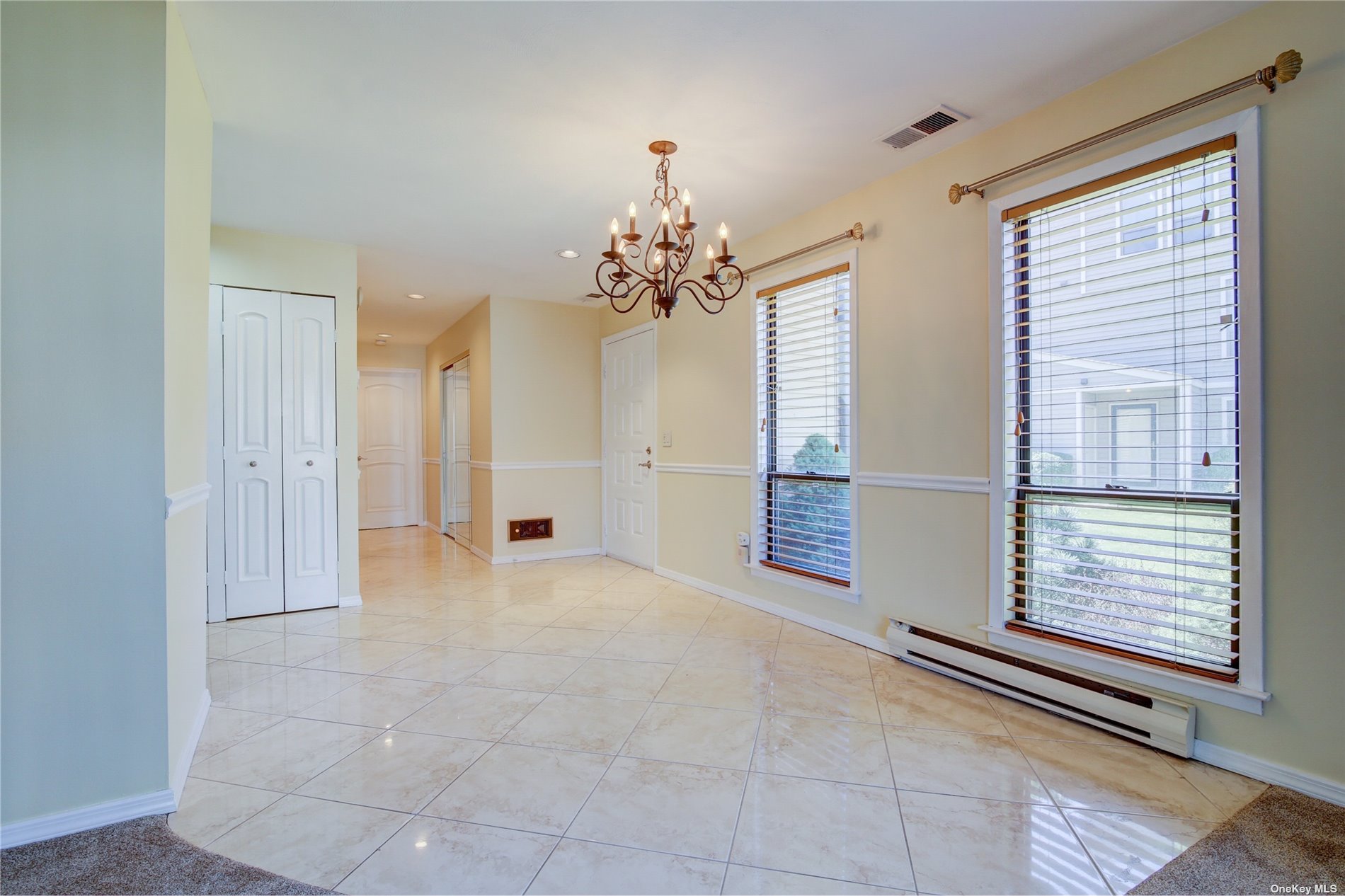 Photo 4 of 23 of 100 Daly Boulevard 2211 co-op property