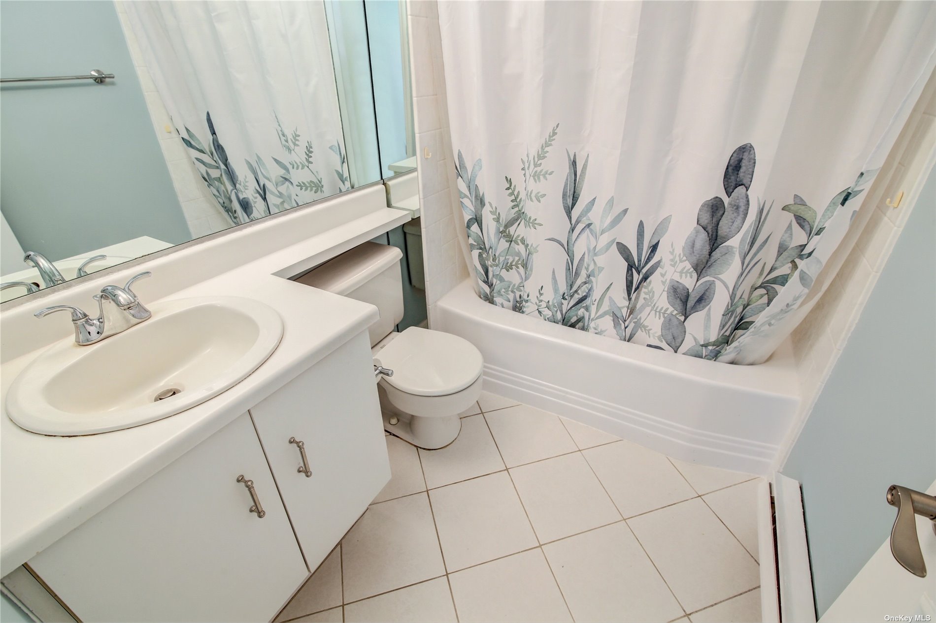 Photo 16 of 23 of 100 Daly Boulevard 2211 co-op property