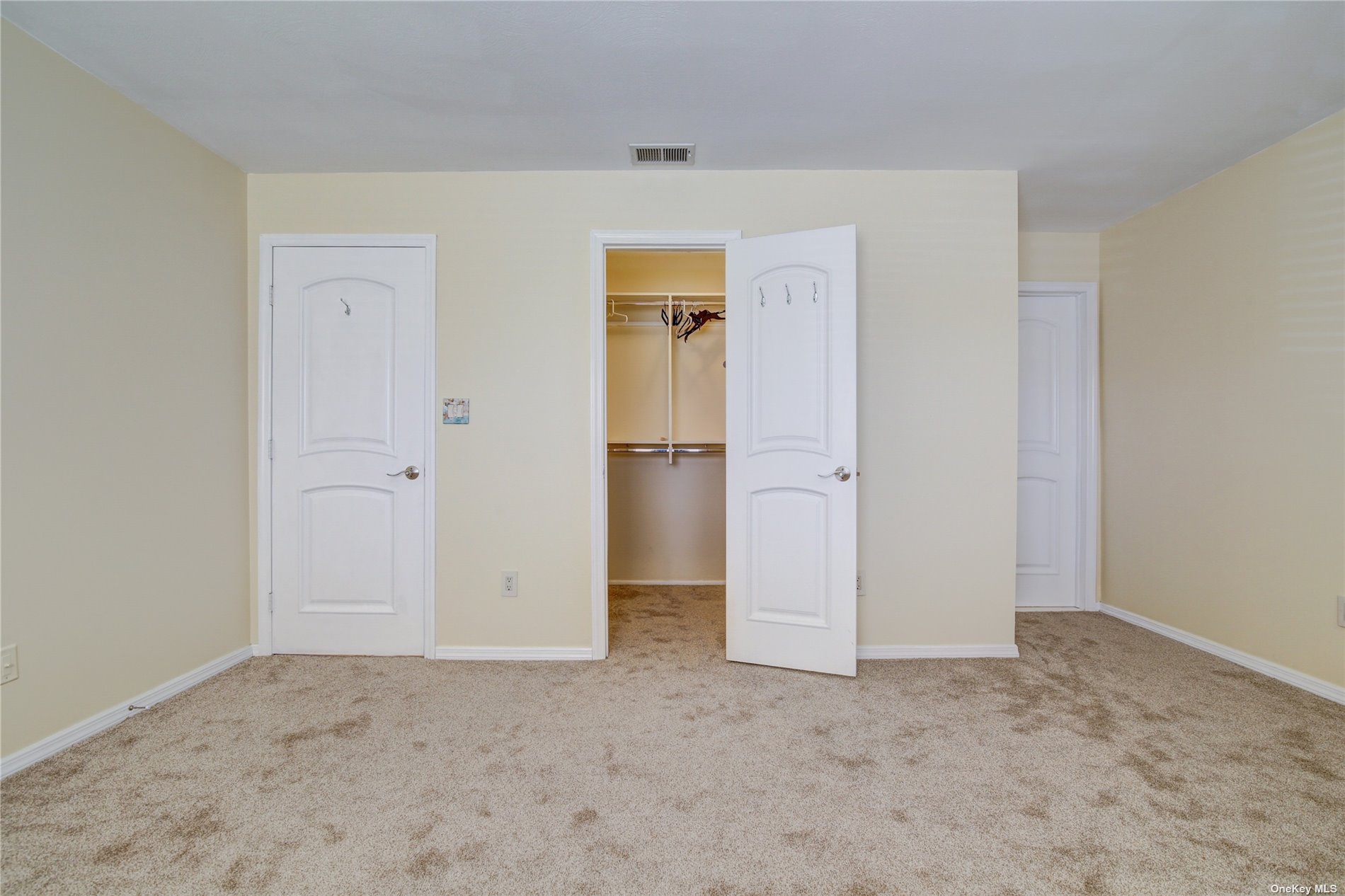 Photo 14 of 23 of 100 Daly Boulevard 2211 co-op property