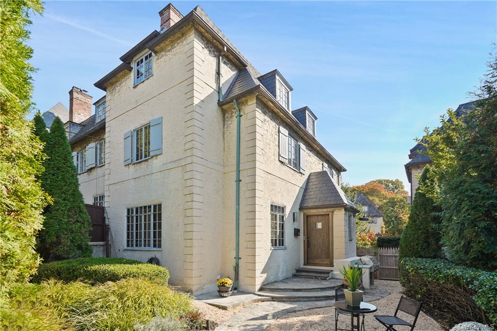 24 Normandy Terrace, Bronxville, New York image 1