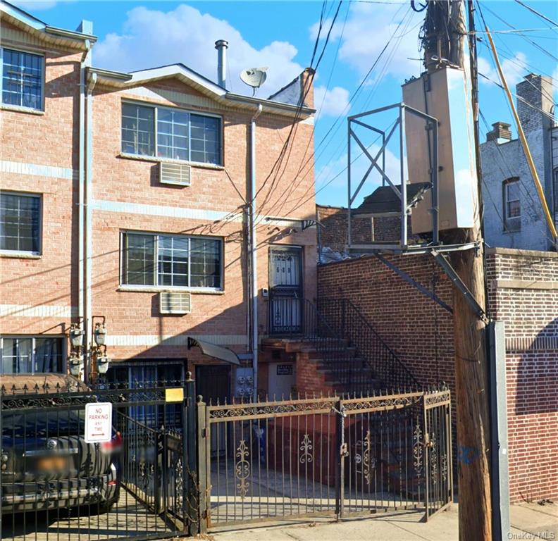 Property for Sale at 689 E 219th Street, Bronx, New York - Bedrooms: 9 
Bathrooms: 6  - $1,349,000