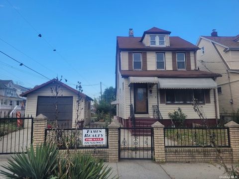 Homes For Sale - 131-03 107th Avenue<br/> Queens County, Richmond Hill S., NY 11419